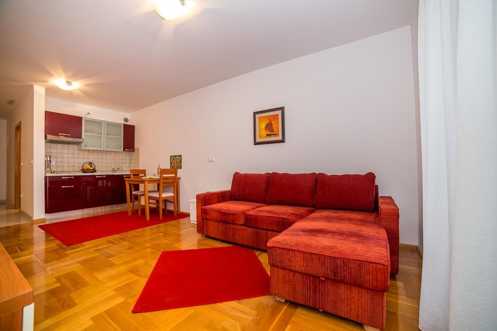 מאקרסקה Apartments Kristina מראה חיצוני תמונה