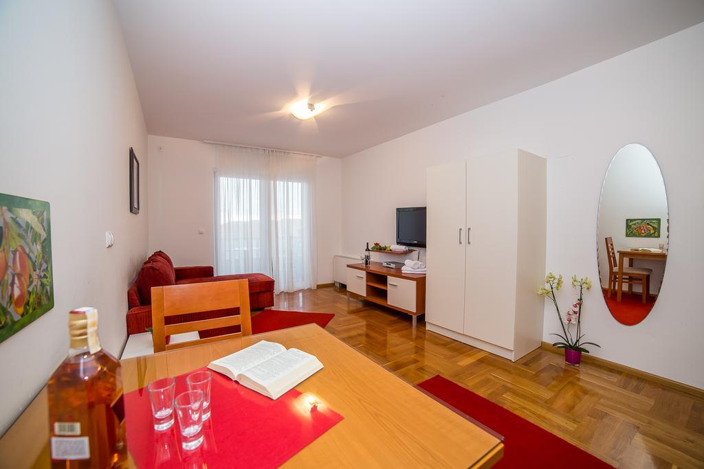 מאקרסקה Apartments Kristina מראה חיצוני תמונה