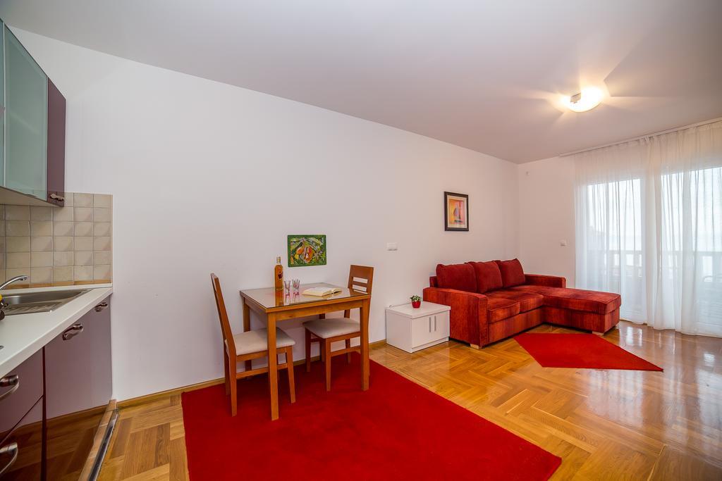 מאקרסקה Apartments Kristina מראה חיצוני תמונה