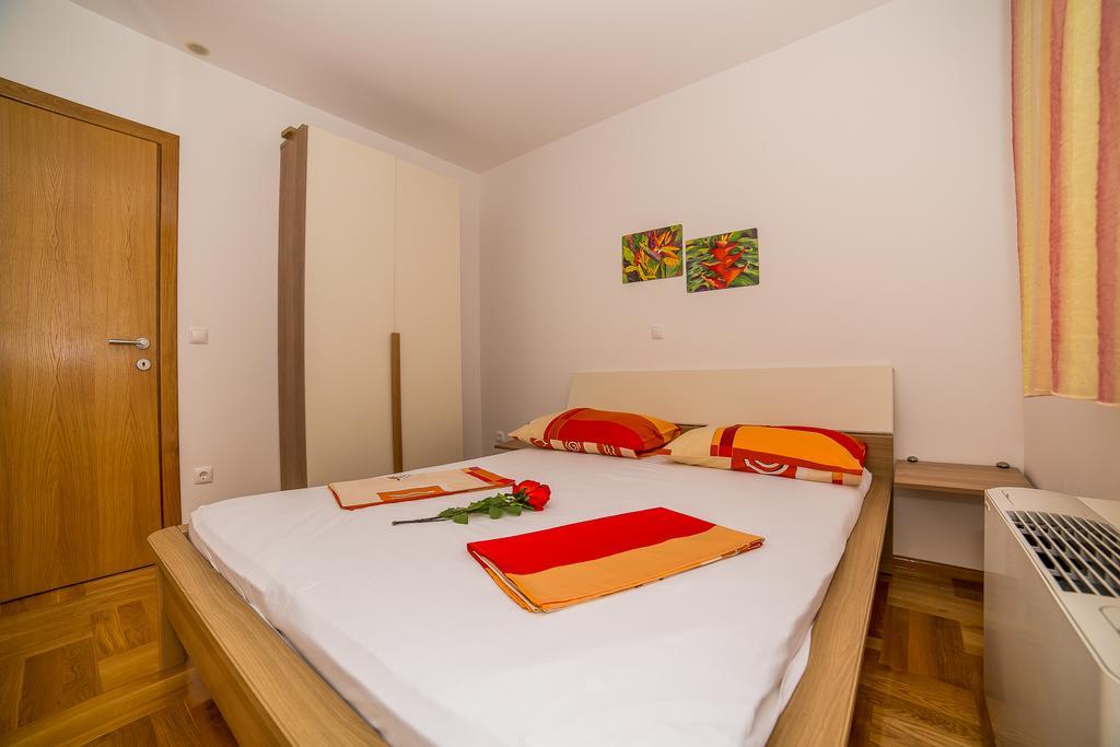 מאקרסקה Apartments Kristina מראה חיצוני תמונה