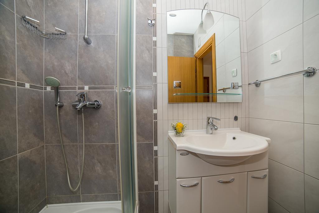 מאקרסקה Apartments Kristina מראה חיצוני תמונה