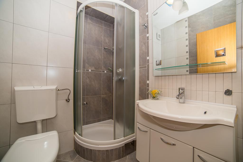 מאקרסקה Apartments Kristina מראה חיצוני תמונה
