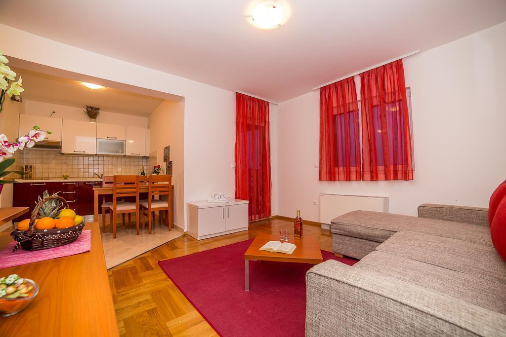 מאקרסקה Apartments Kristina מראה חיצוני תמונה