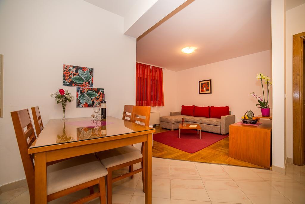 מאקרסקה Apartments Kristina מראה חיצוני תמונה