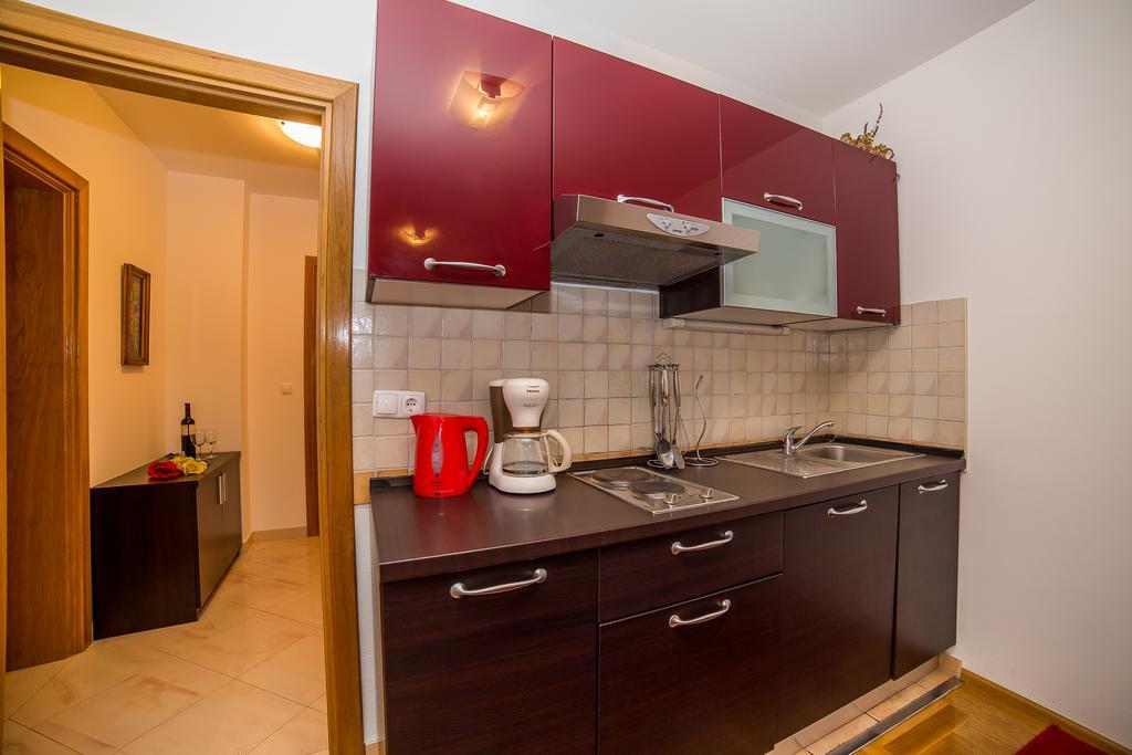 מאקרסקה Apartments Kristina מראה חיצוני תמונה