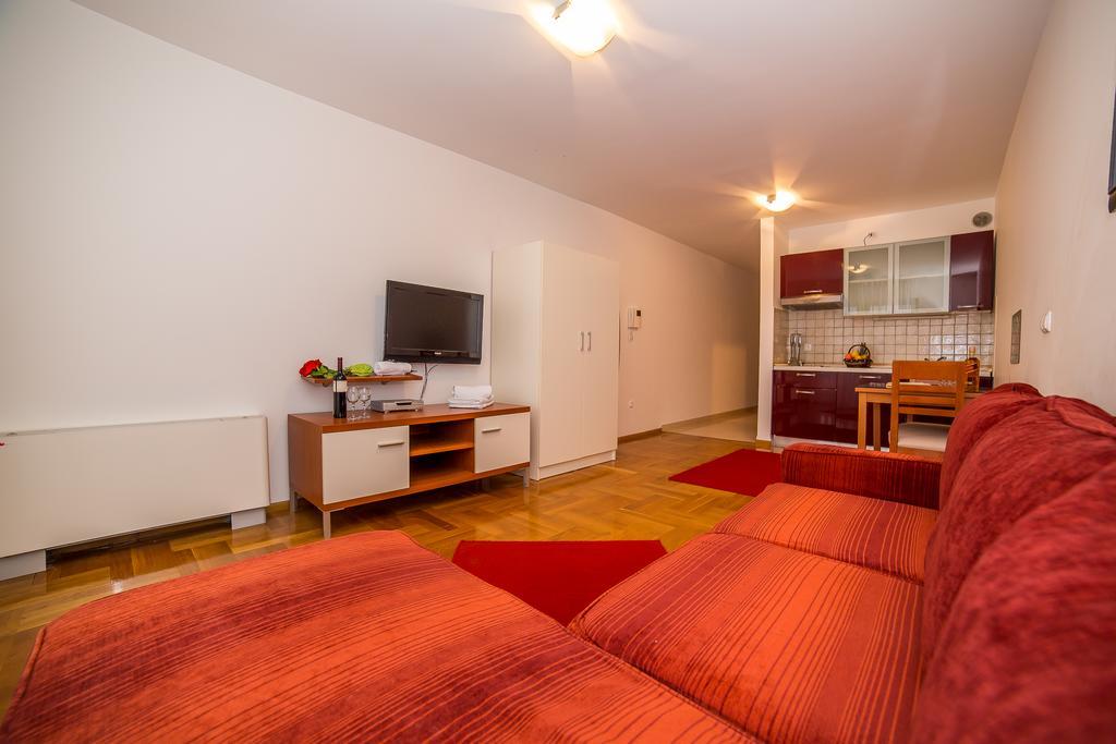 מאקרסקה Apartments Kristina מראה חיצוני תמונה